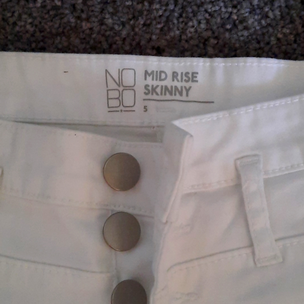 No boundaries mid rise skinny pants